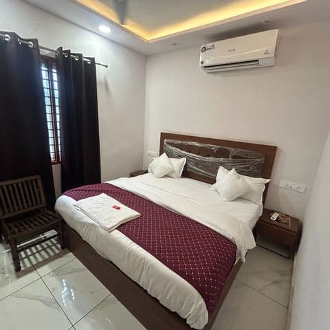 Deluxe Room image 3